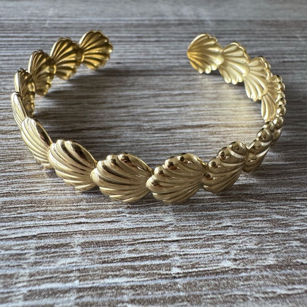 Gold Shell Bracelet N911 - Picture 3 of 5